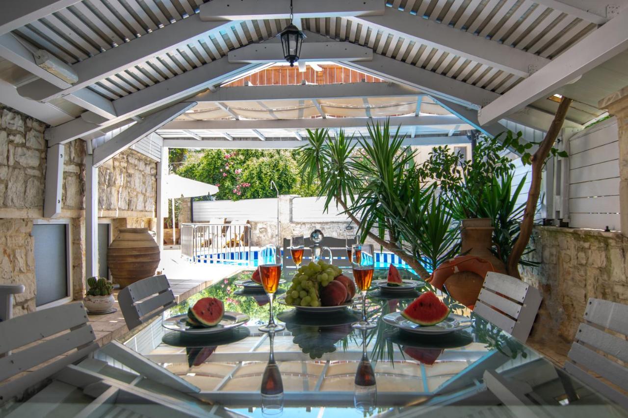 Nefeli Kallergi Villa Loutra (Crete)