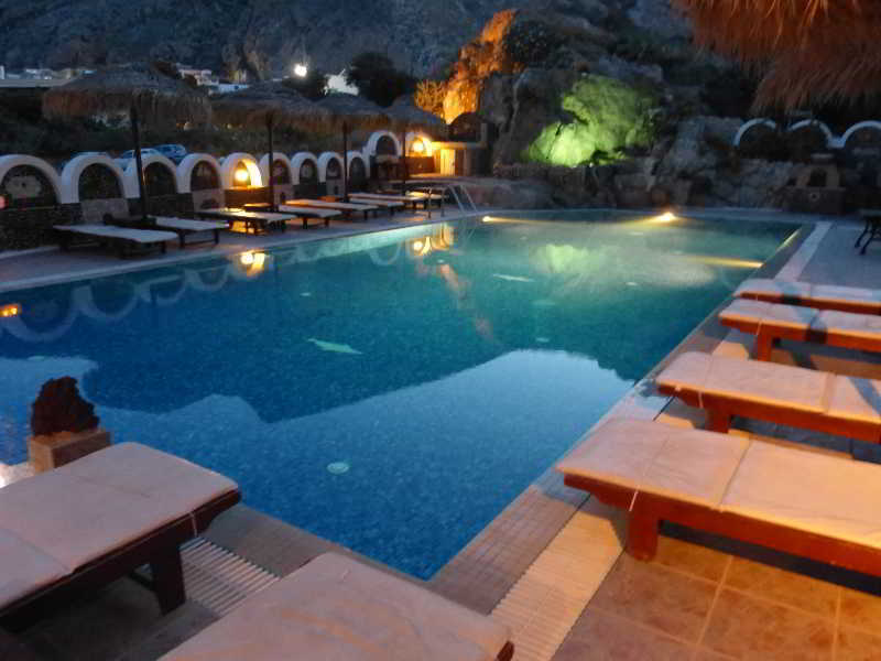 Black Apartment Kamari (Santorini)