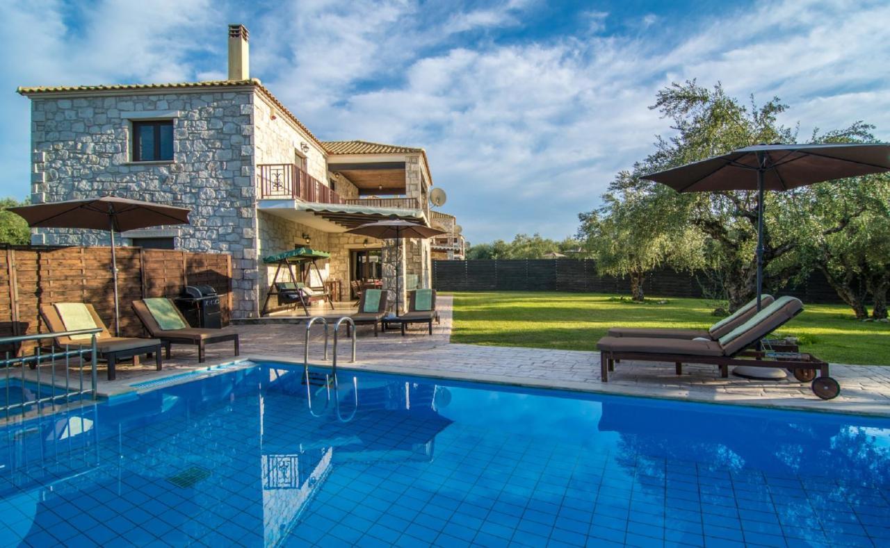 Villa Evanthe Stone *