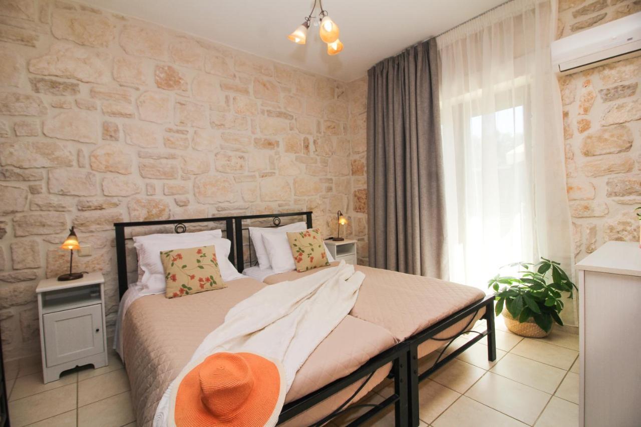 Villa Evanthe Stone
