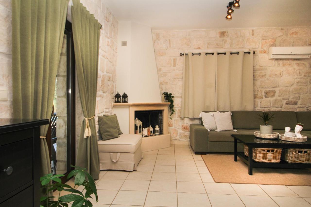 Evanthe Stone Villa *