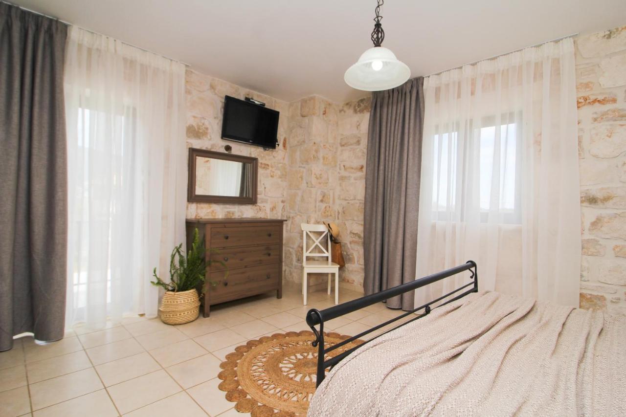 Villa Evanthe Stone