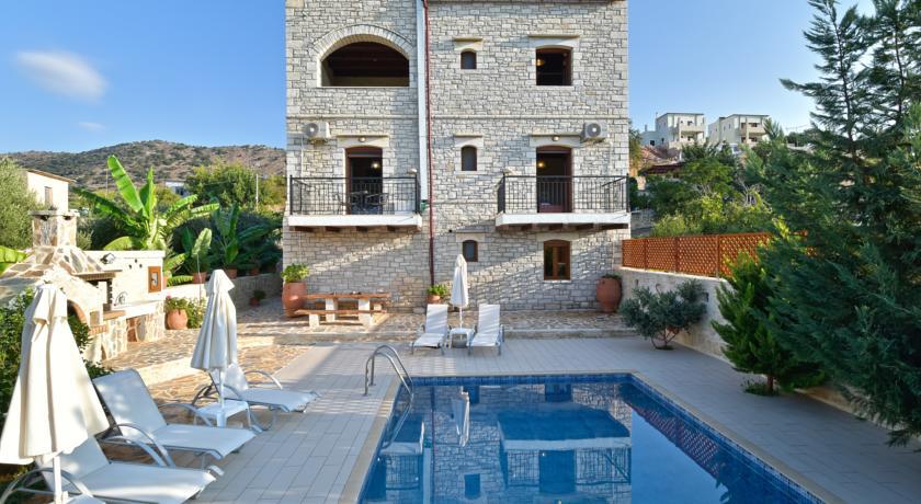 Villa Ahlades *