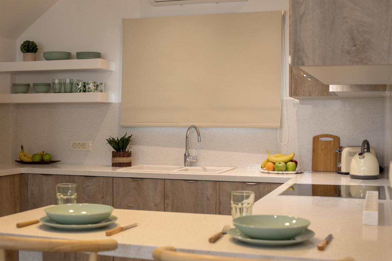 Pithos Modern * Vothon