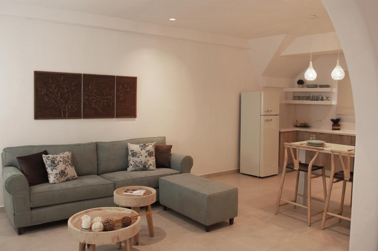 Pithos Modern Apartment Vothon