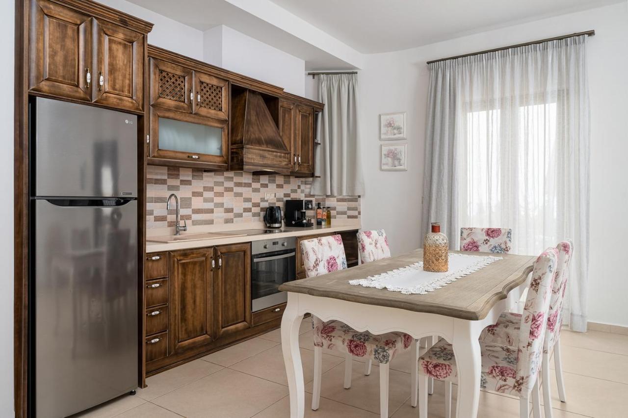 Orelia Cretan Deluxe Apartment Kamilari