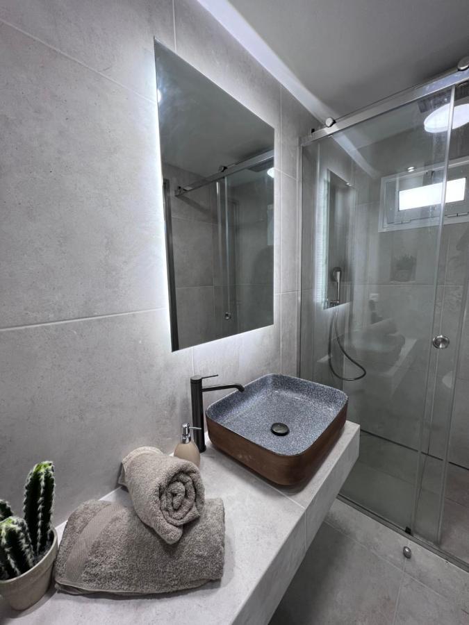 Amarylis Beachfront Studios *