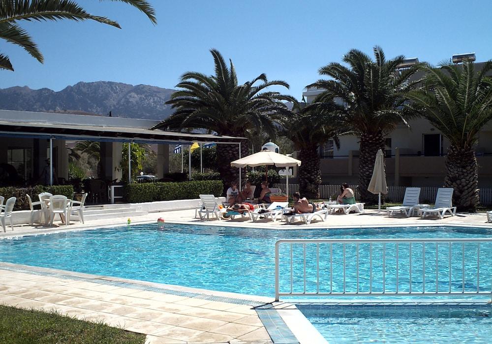 Aslanis Village