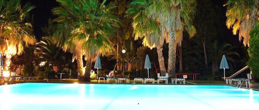 Nina Hotel 3*