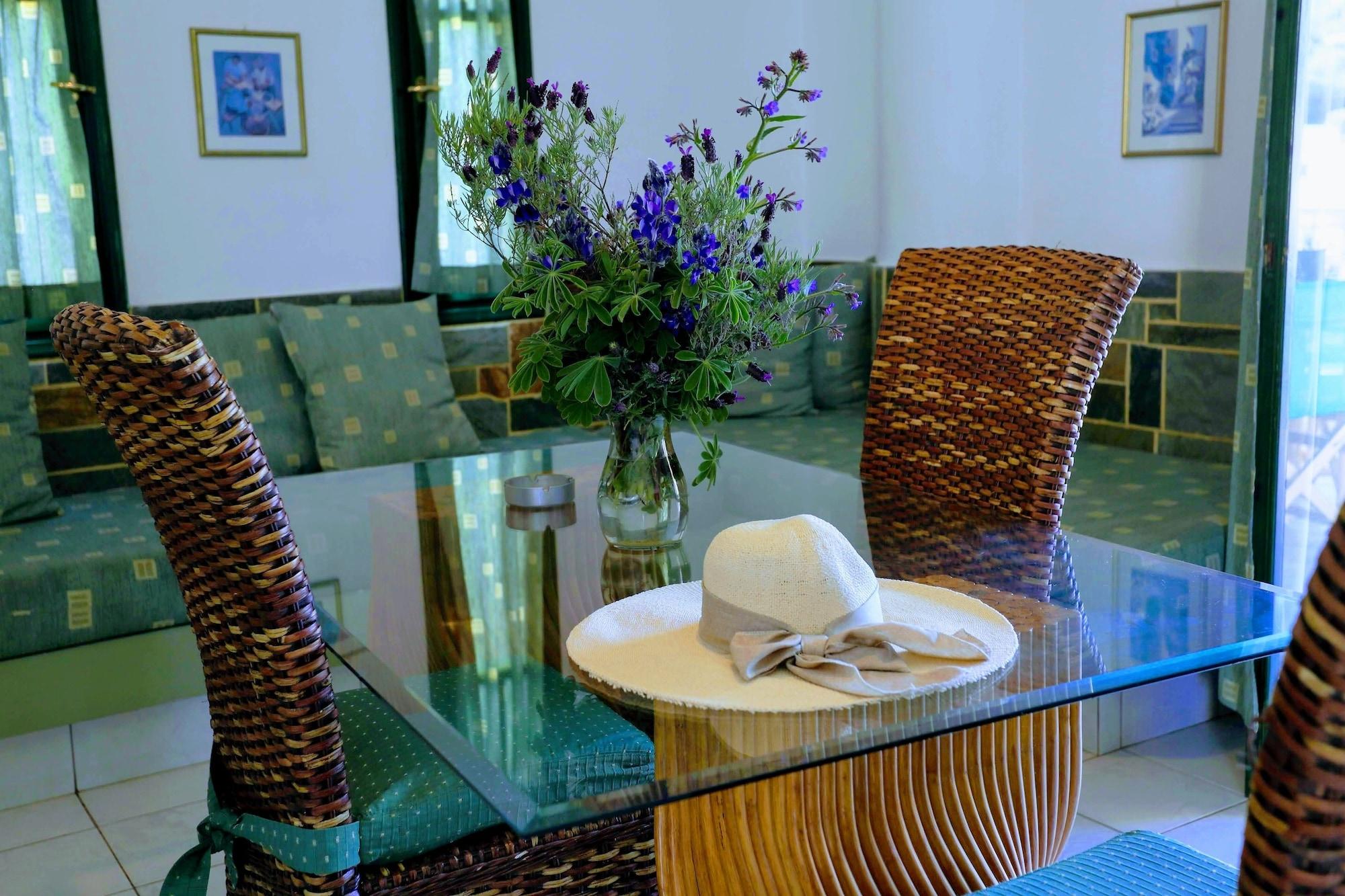 Aquarius Exclusive - Breakfast And Meal Included