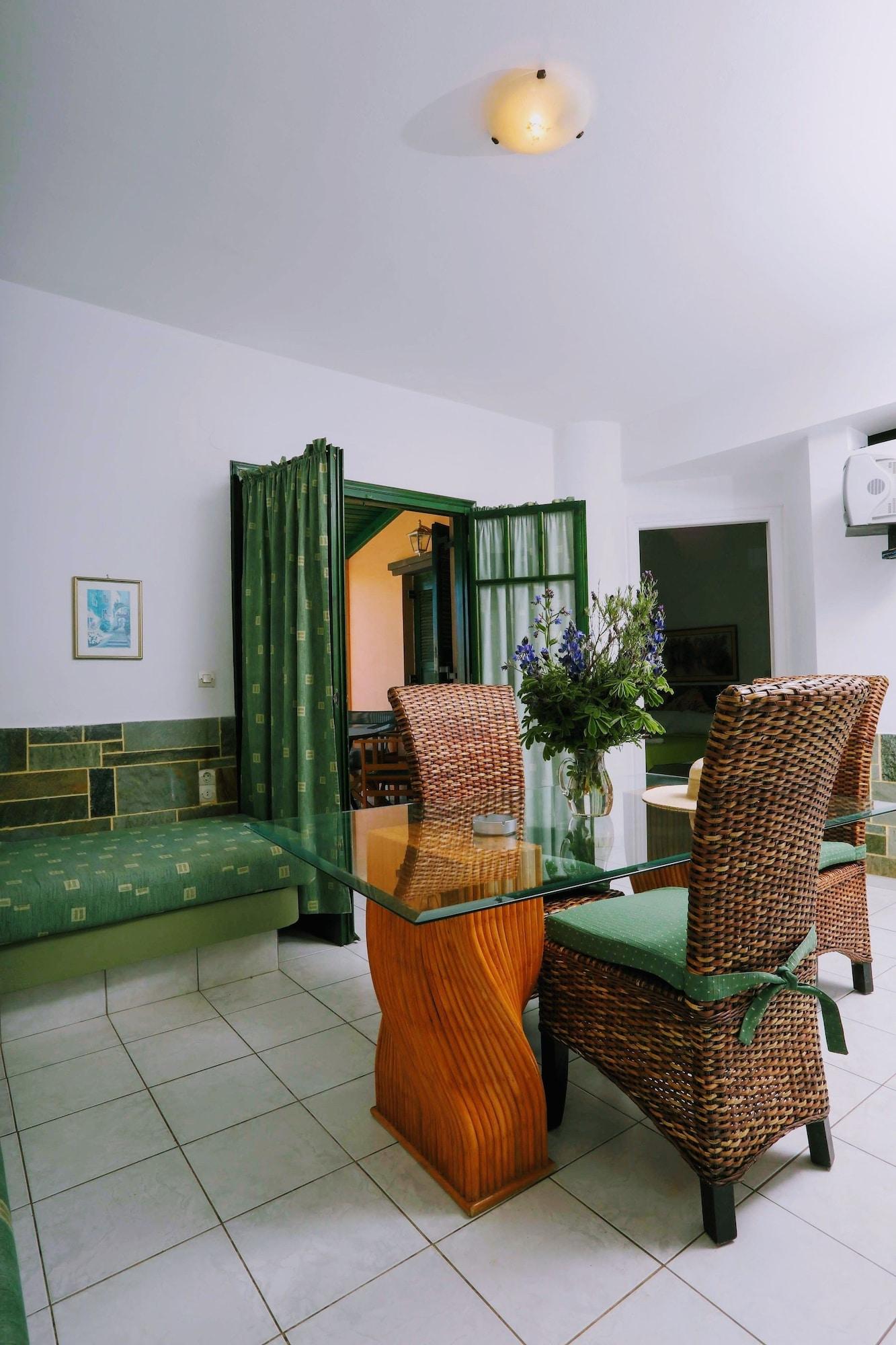 Aquarius Exclusive - Breakfast And Meal Included Aparthotel