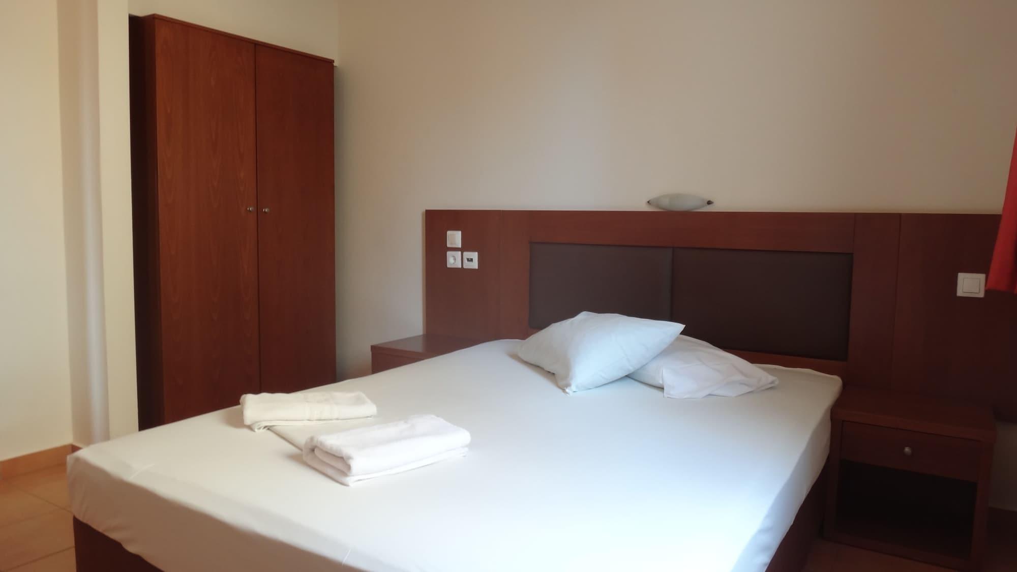 Dia Aparthotel 3*