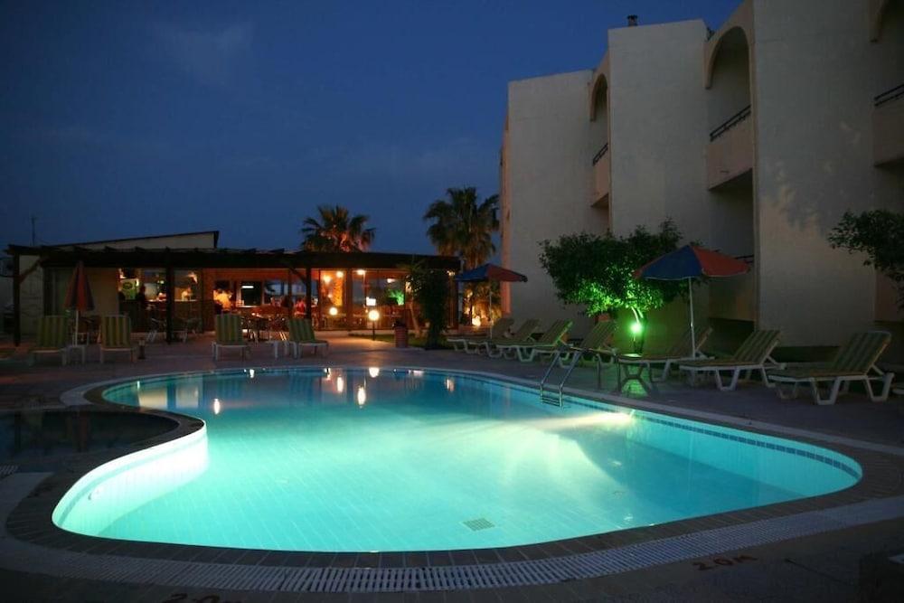 Sevastos 2*