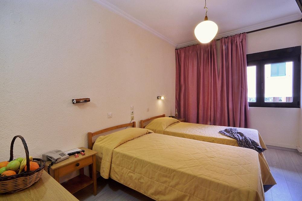 Atlantis 2* Corfu (city)