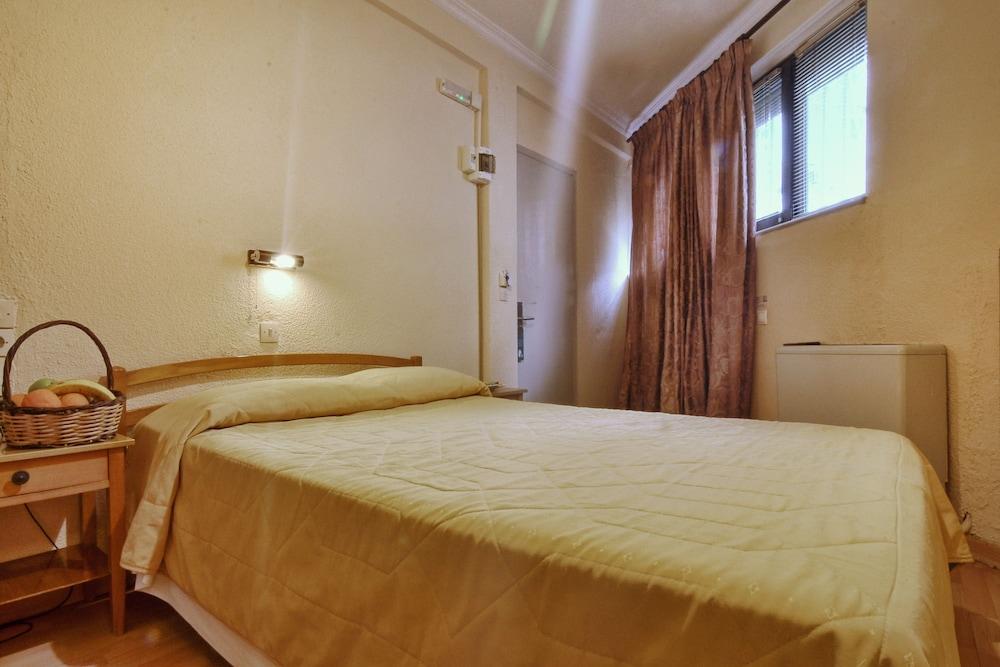 Atlantis Hotel Corfu (city)