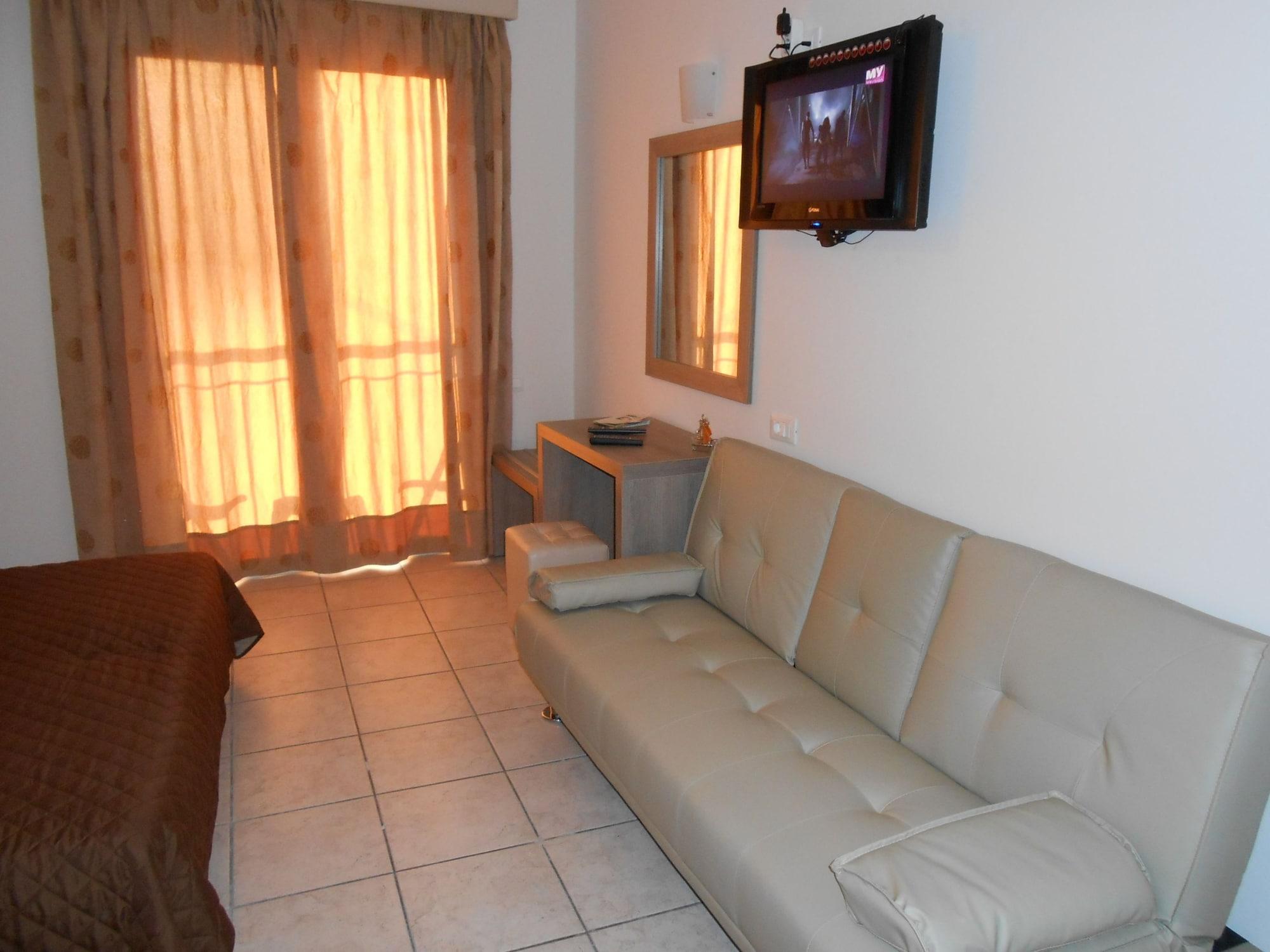 Voula Hotel 3*
