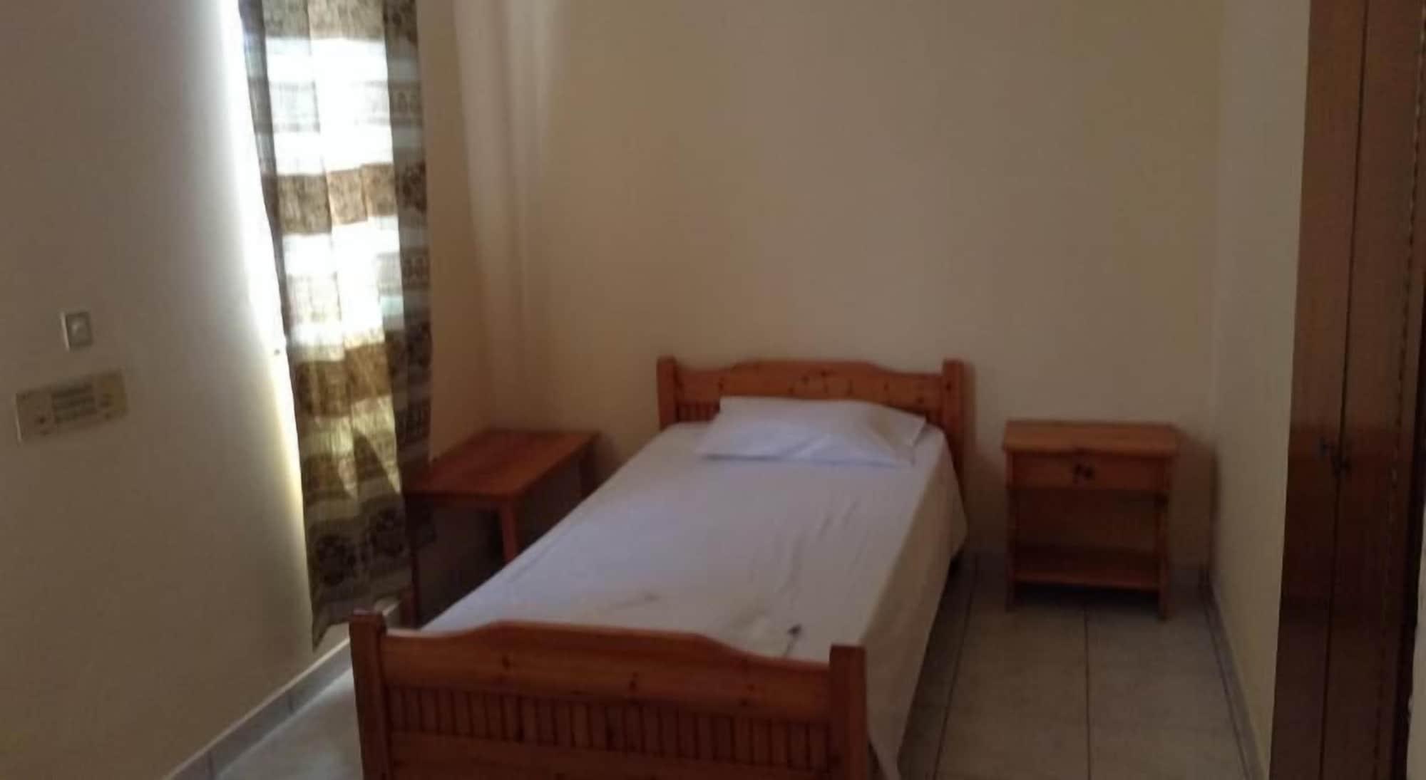 Yiorgos Hotel 2*