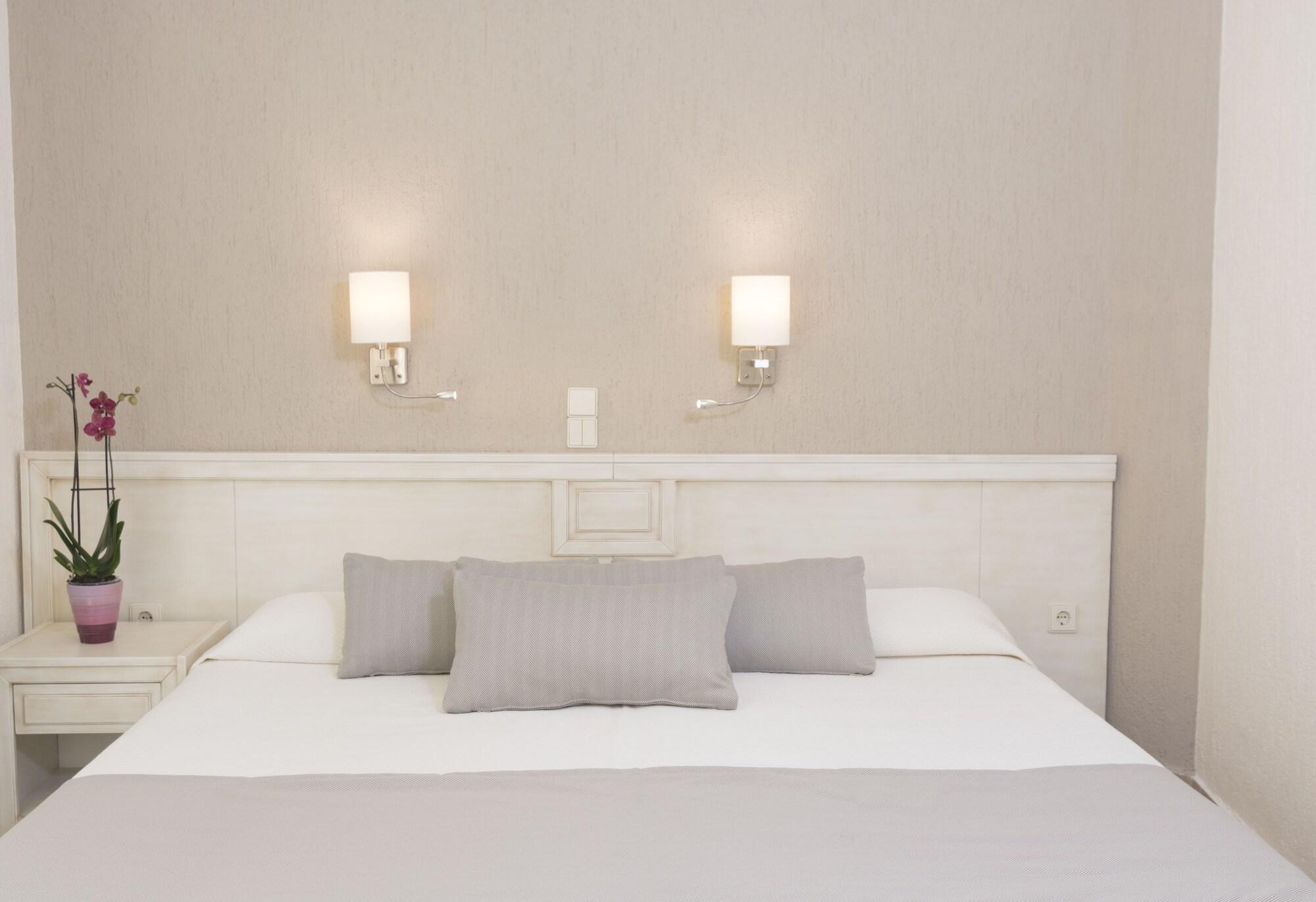 Rainbow Aparthotel 2*