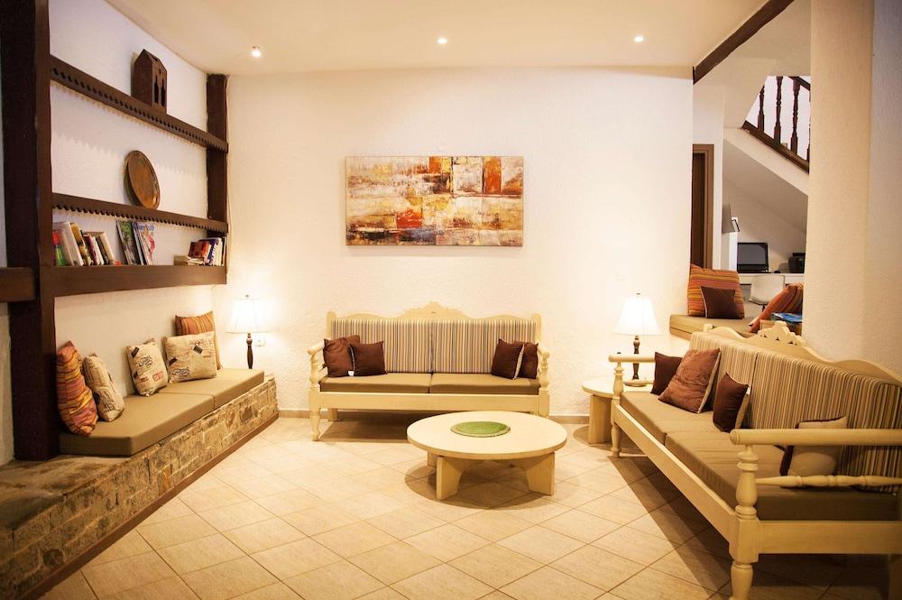 Hotel Elpida Village 4*
