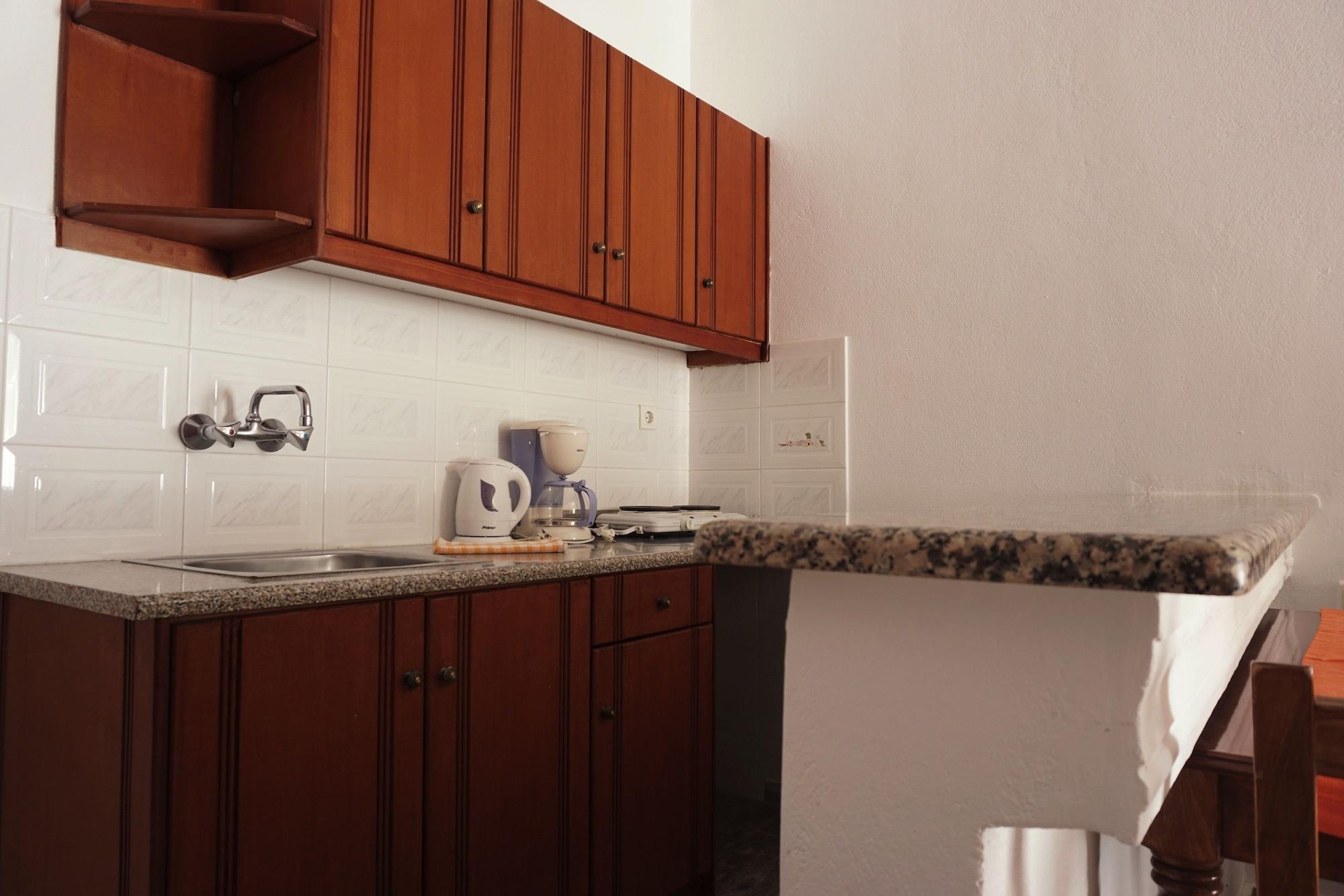 Black Apartment Kamari (Santorini)