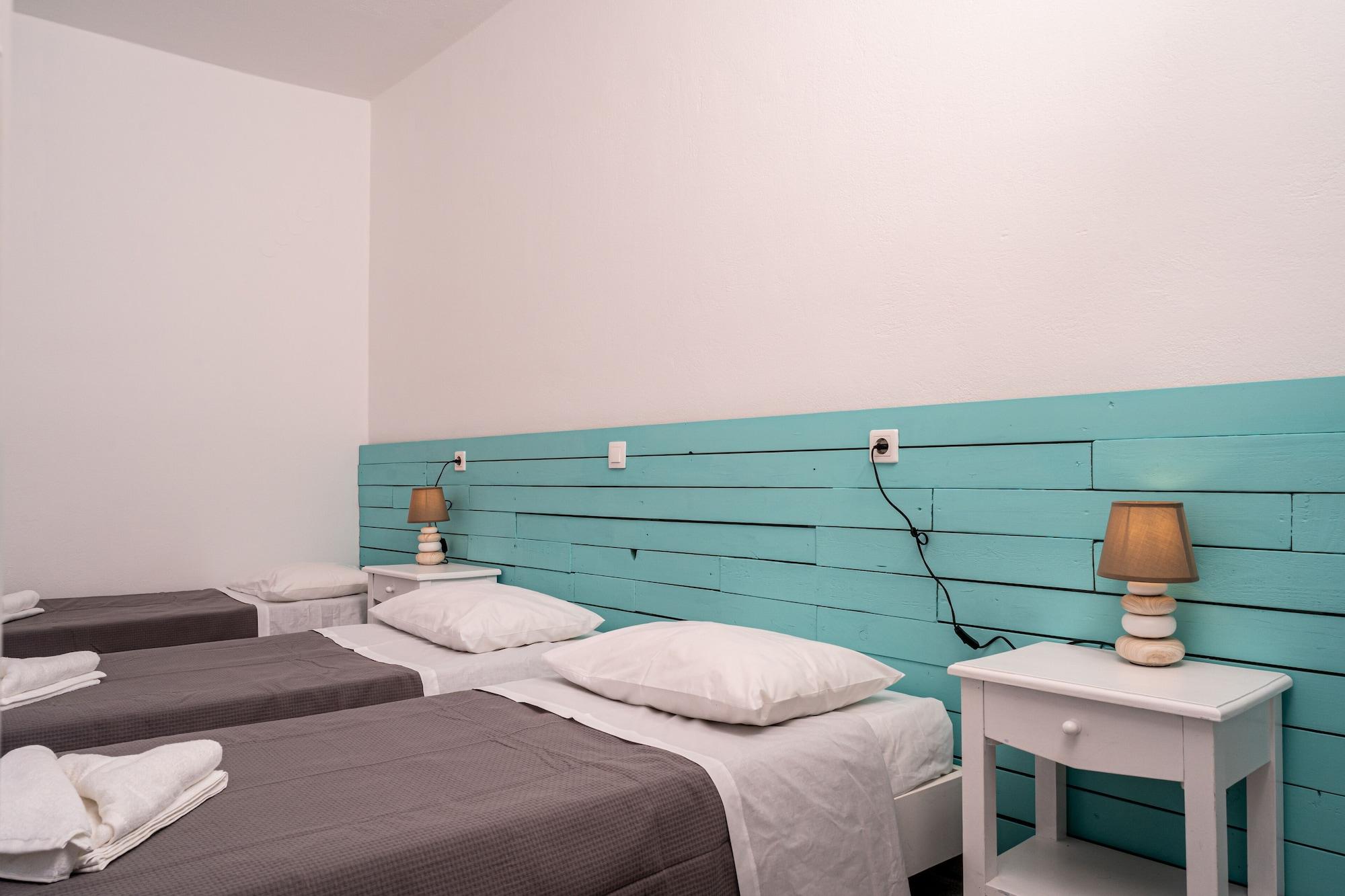 Ikaros Aparthotel Karterados (Santorini)