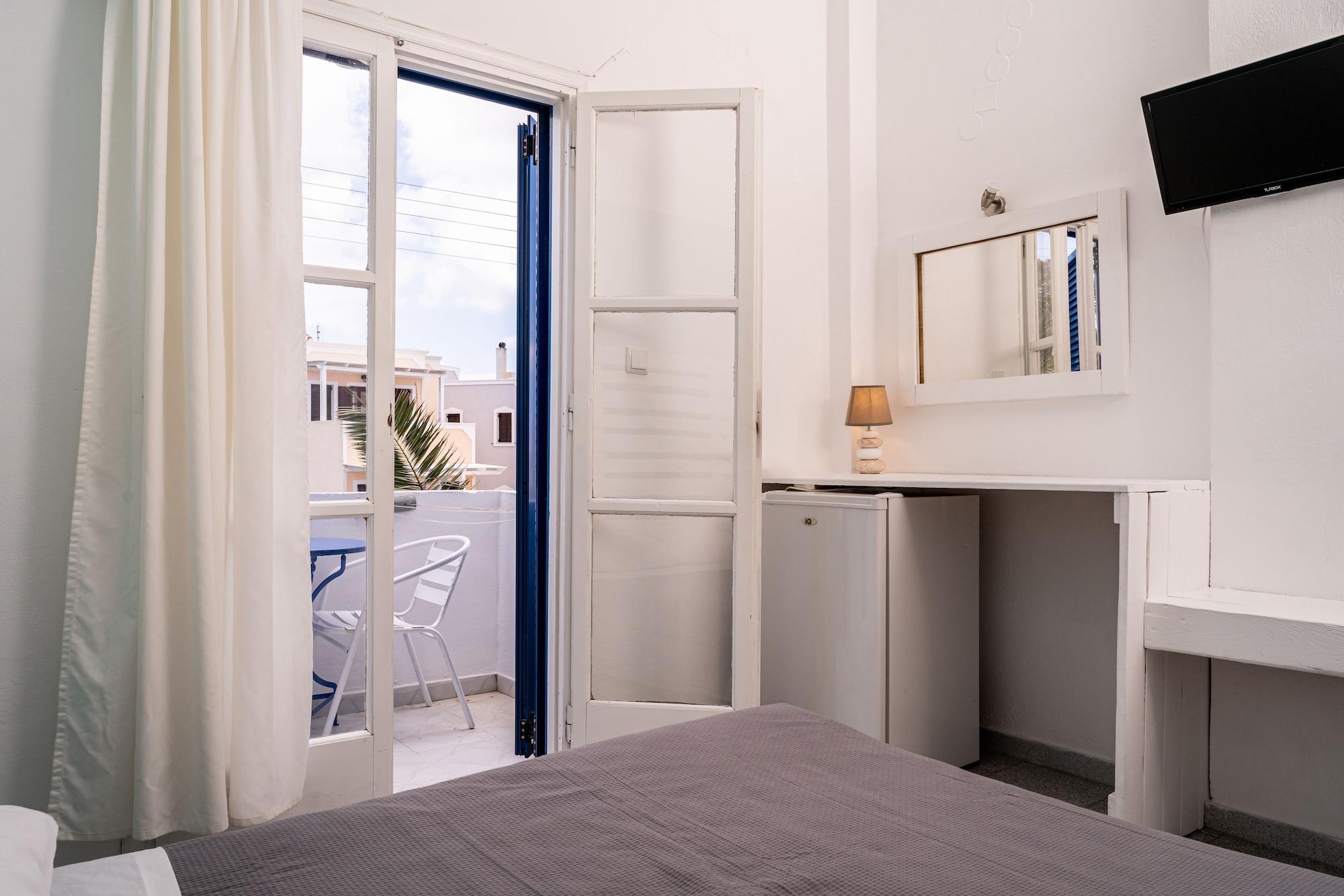 Ikaros Aparthotel Karterados (Santorini)