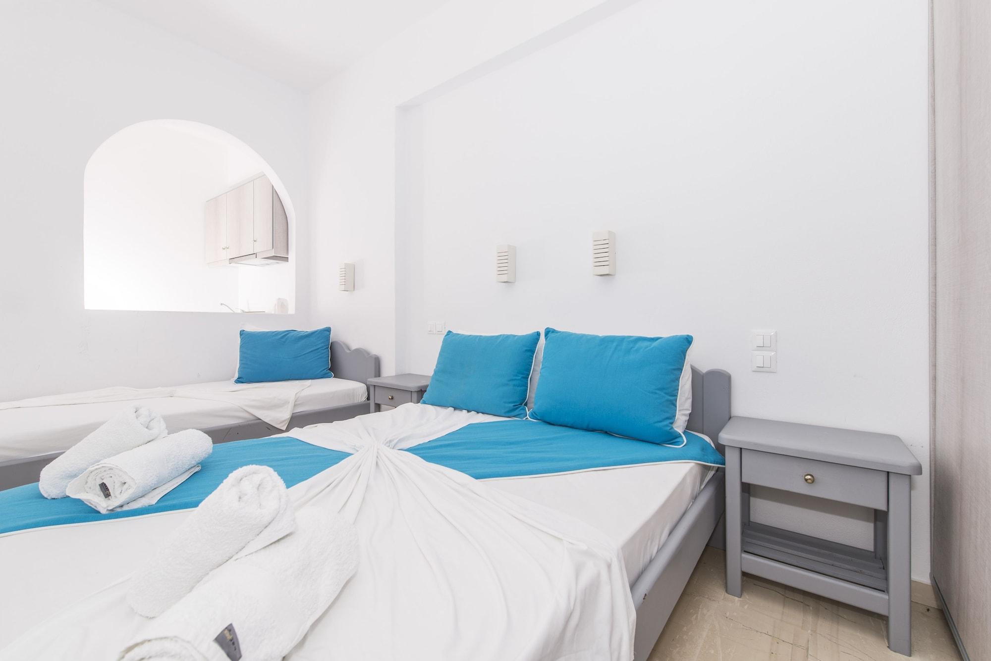 Hotel Blue Waves & Kamari (Santorini)