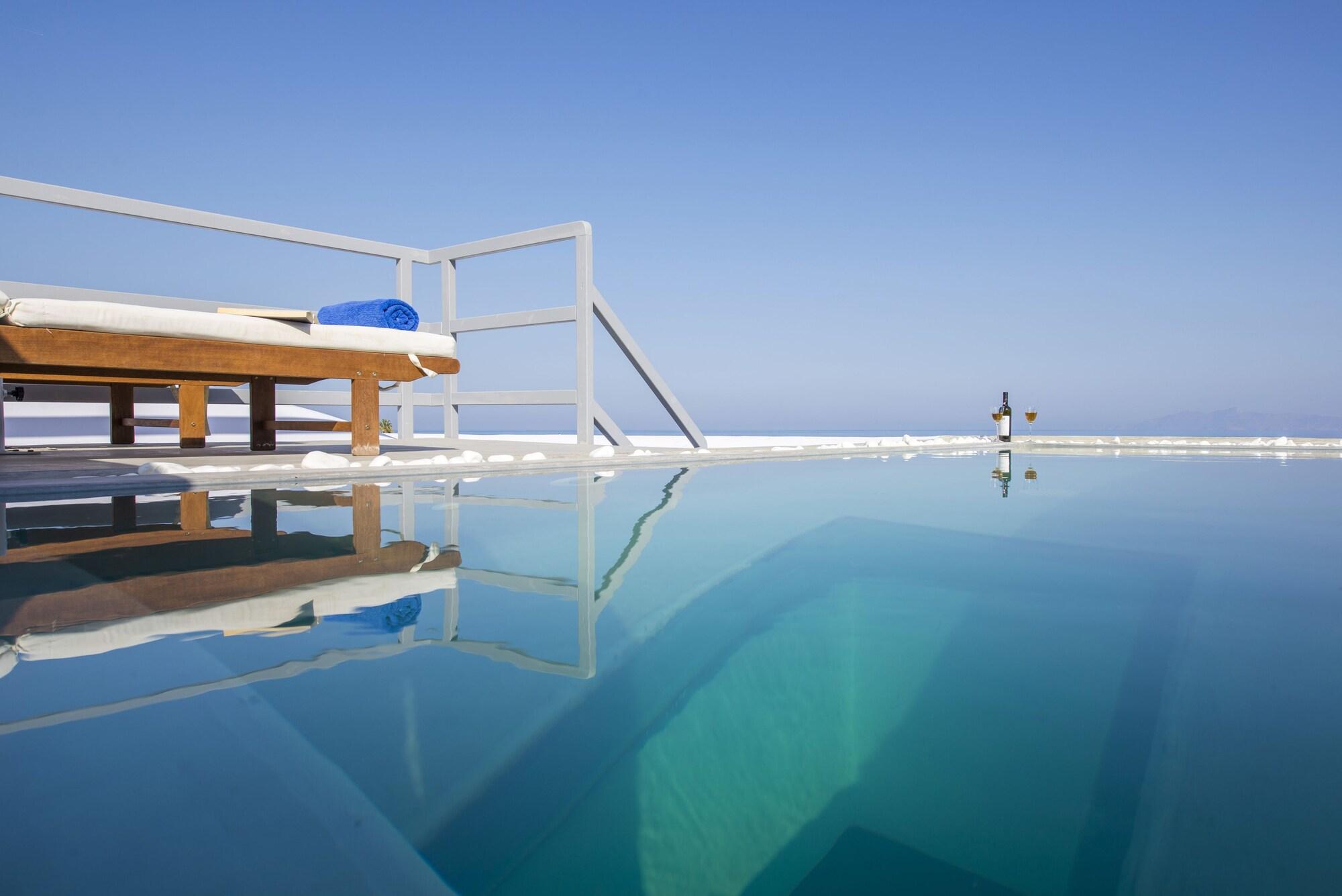 Blue Waves & Hotel