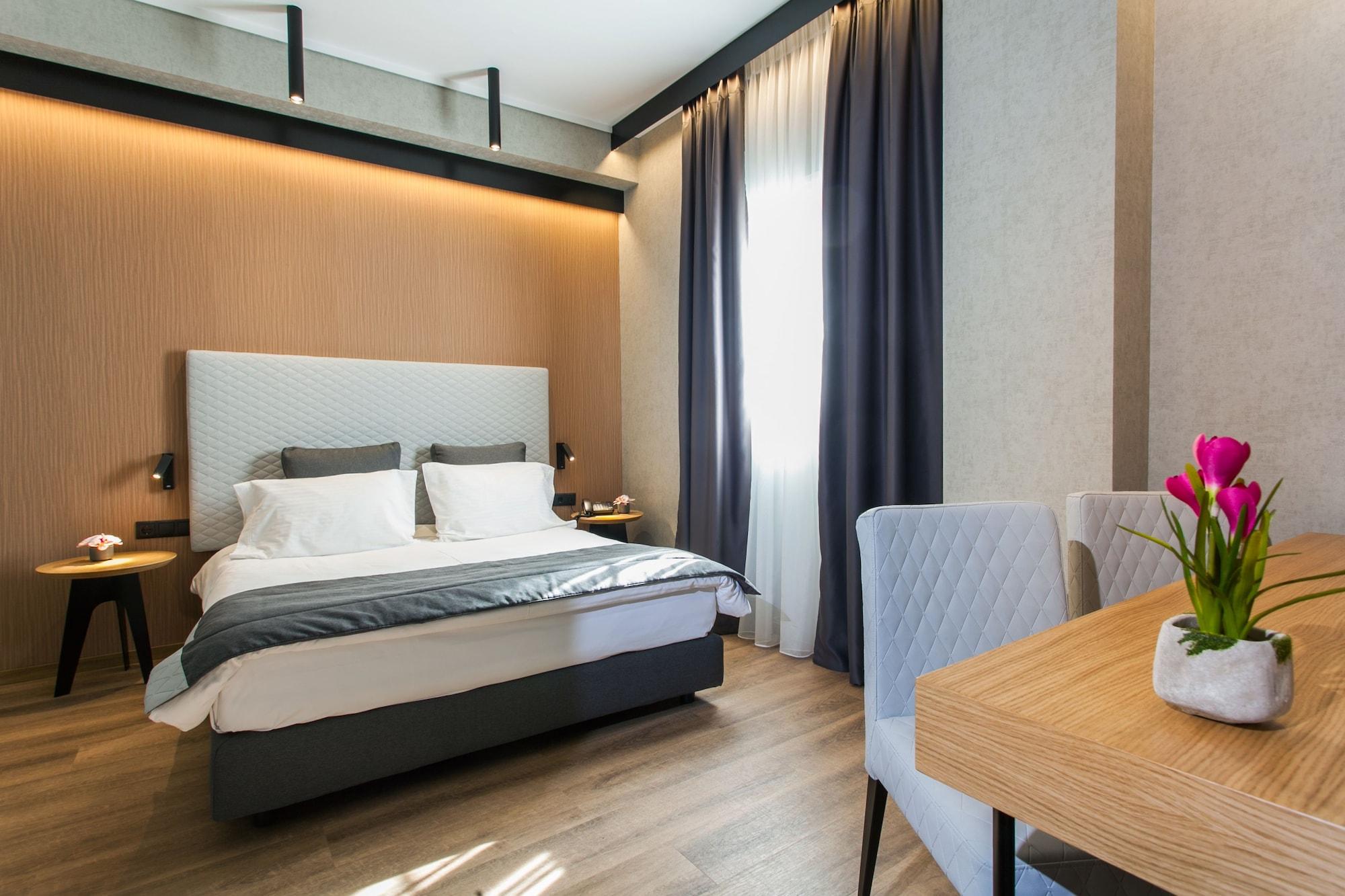 Hotel Egnatia Palace & 4*