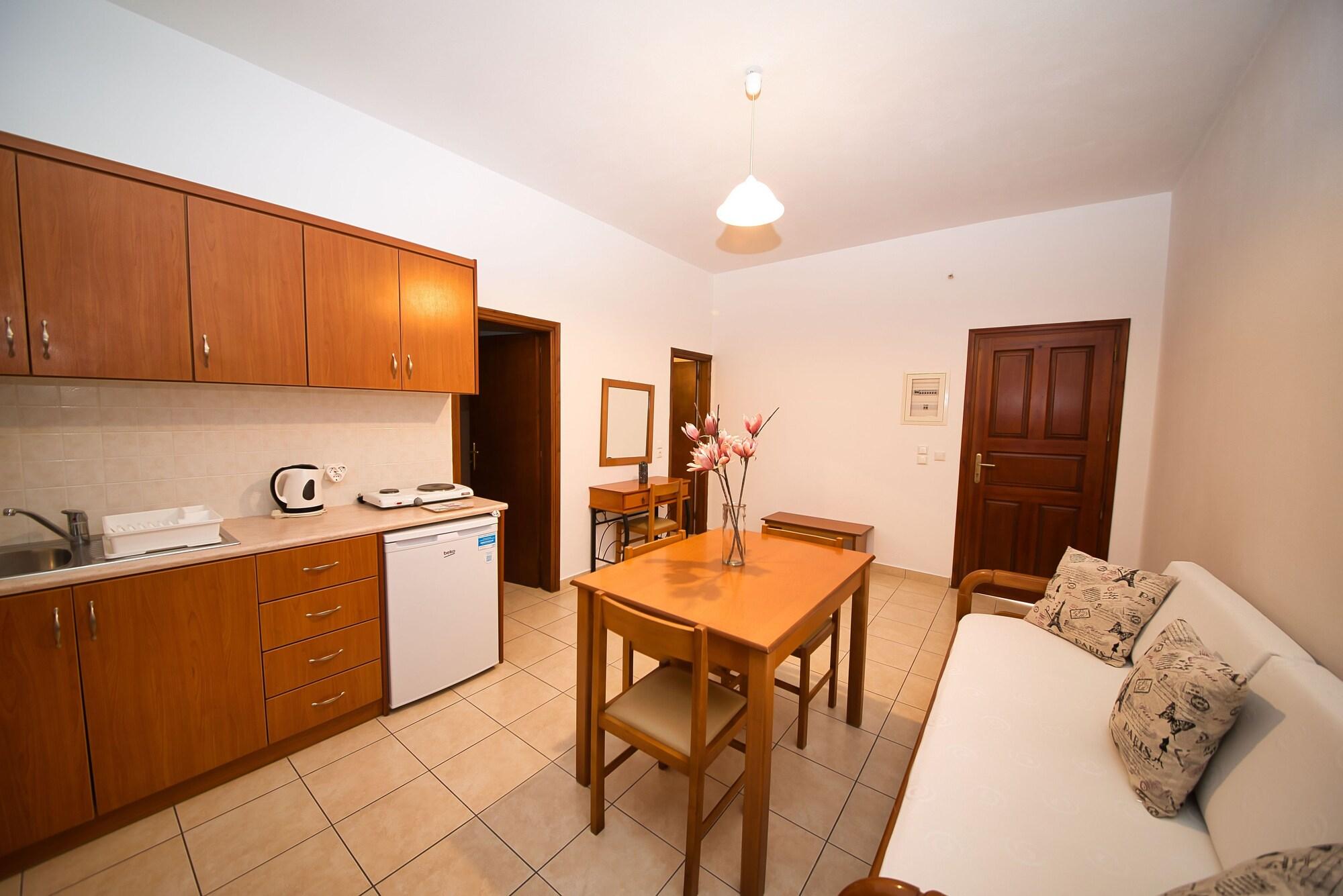Angira Hotel Kamari (Santorini)