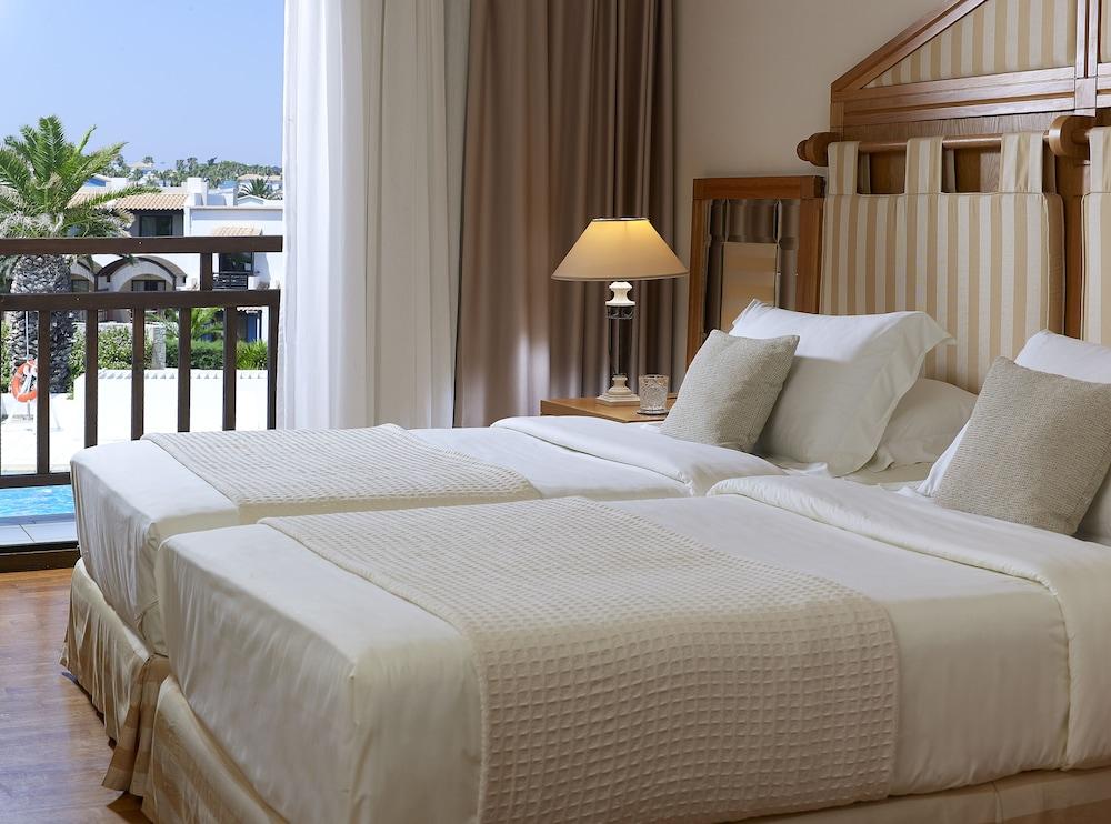 Resort Knossos Royal 5*