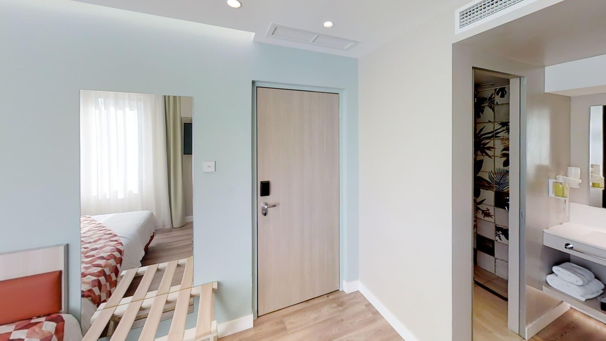Casual Kubic Hotel 4*