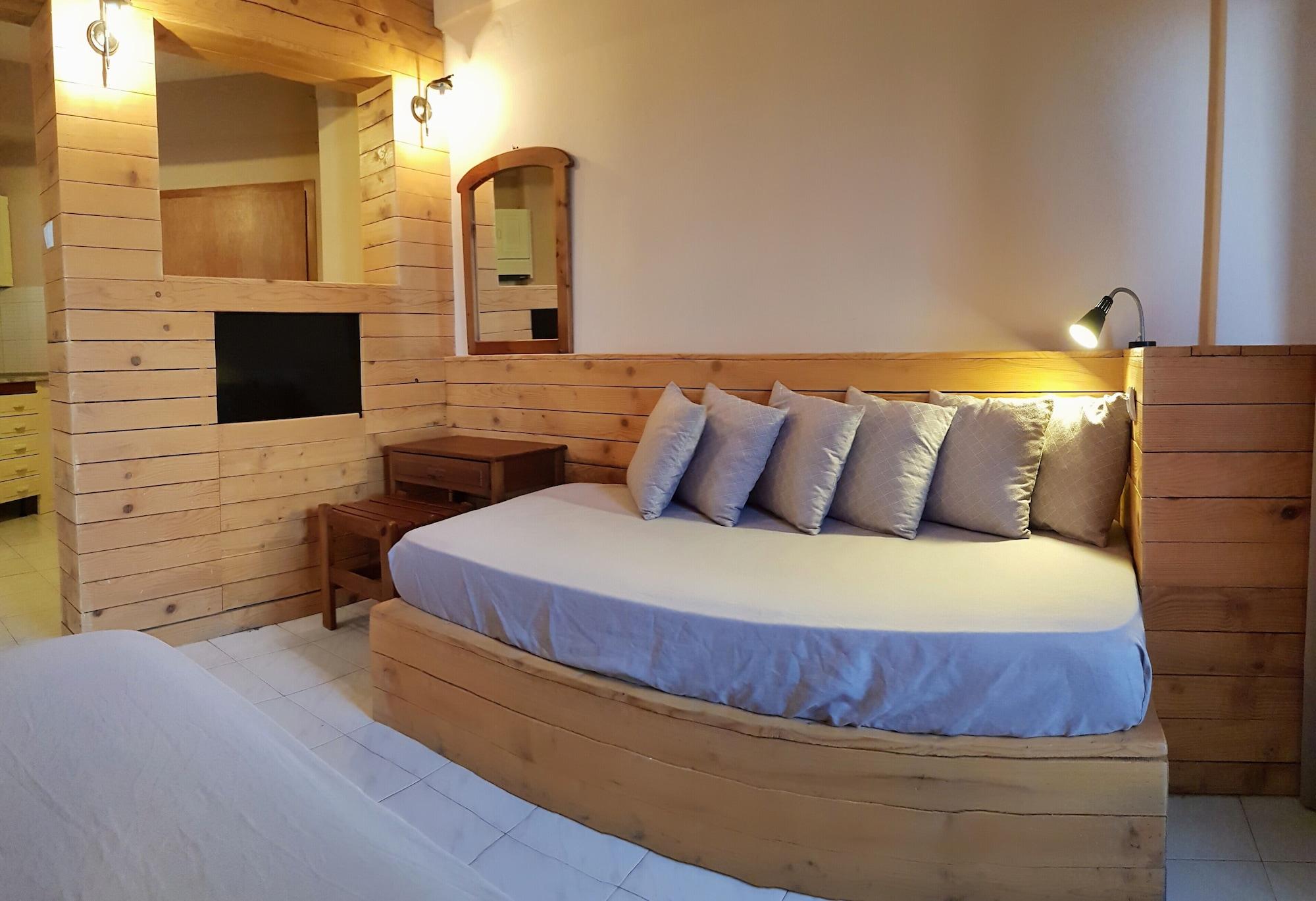 Anemos Aparthotel Polychrono