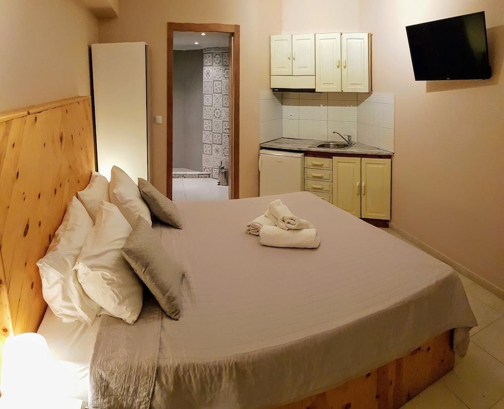 Anemos Aparthotel Polychrono