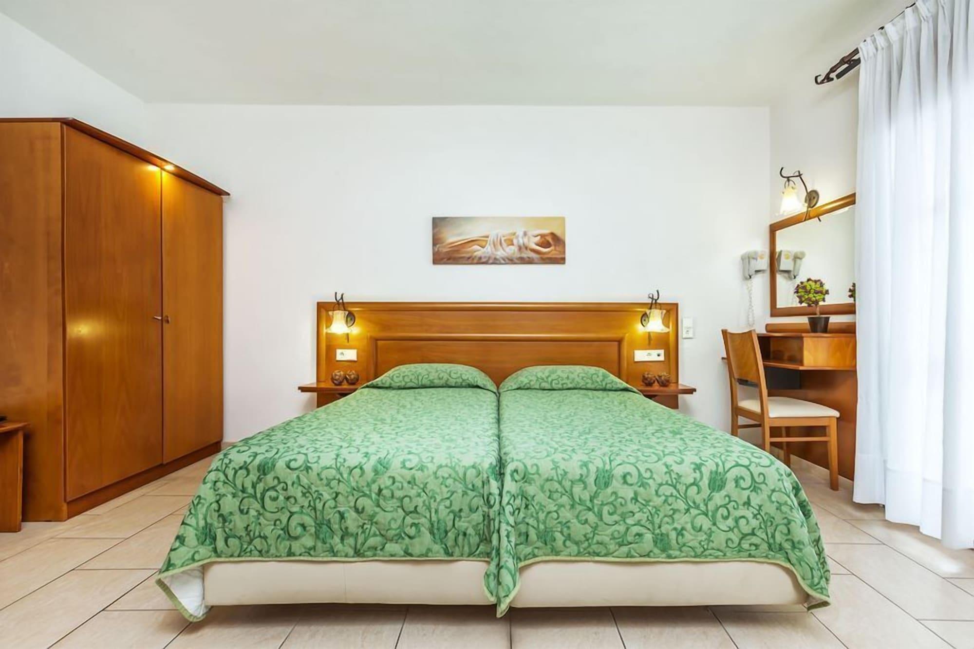 Nereides Aparthotel