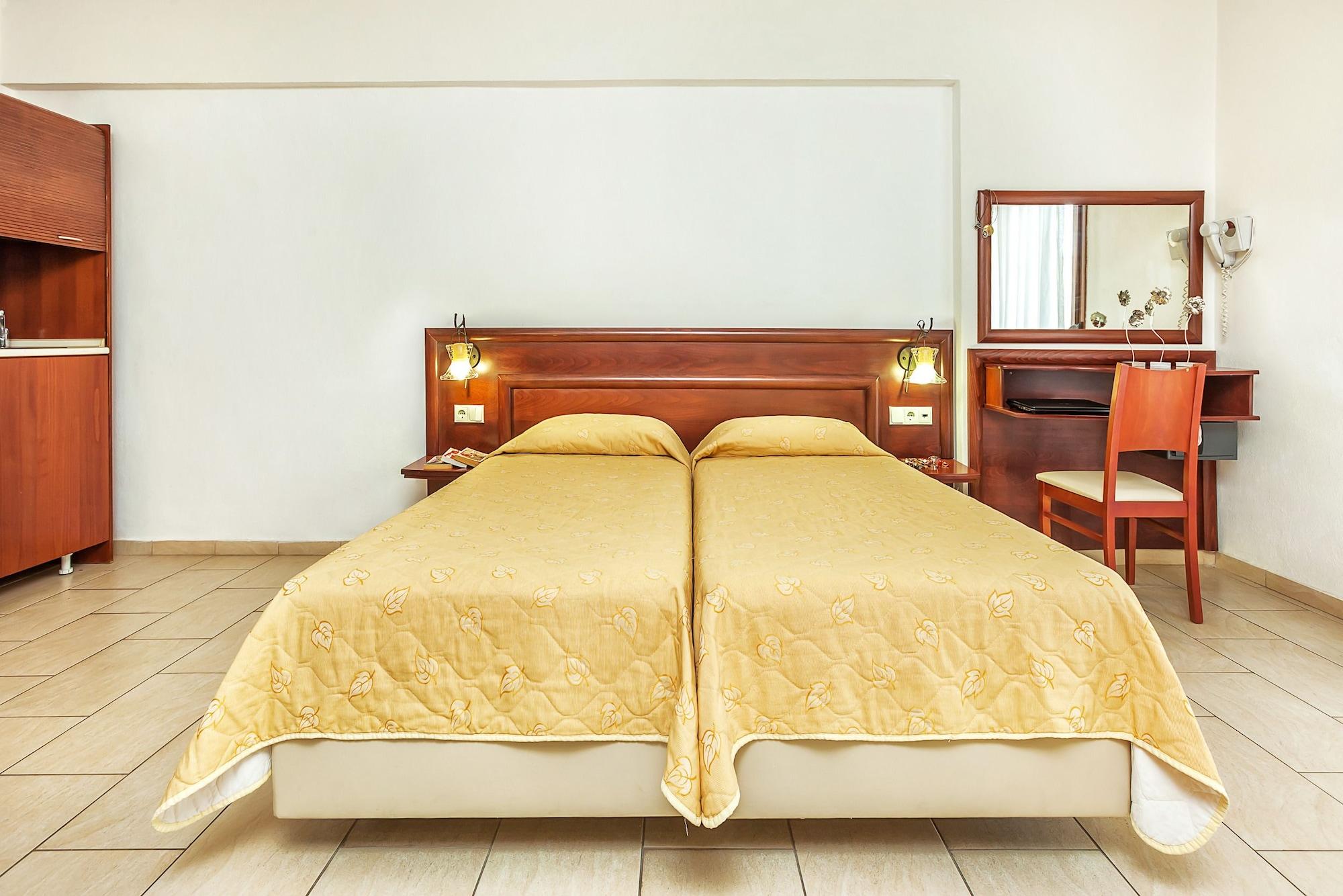 Nereides Aparthotel 2*