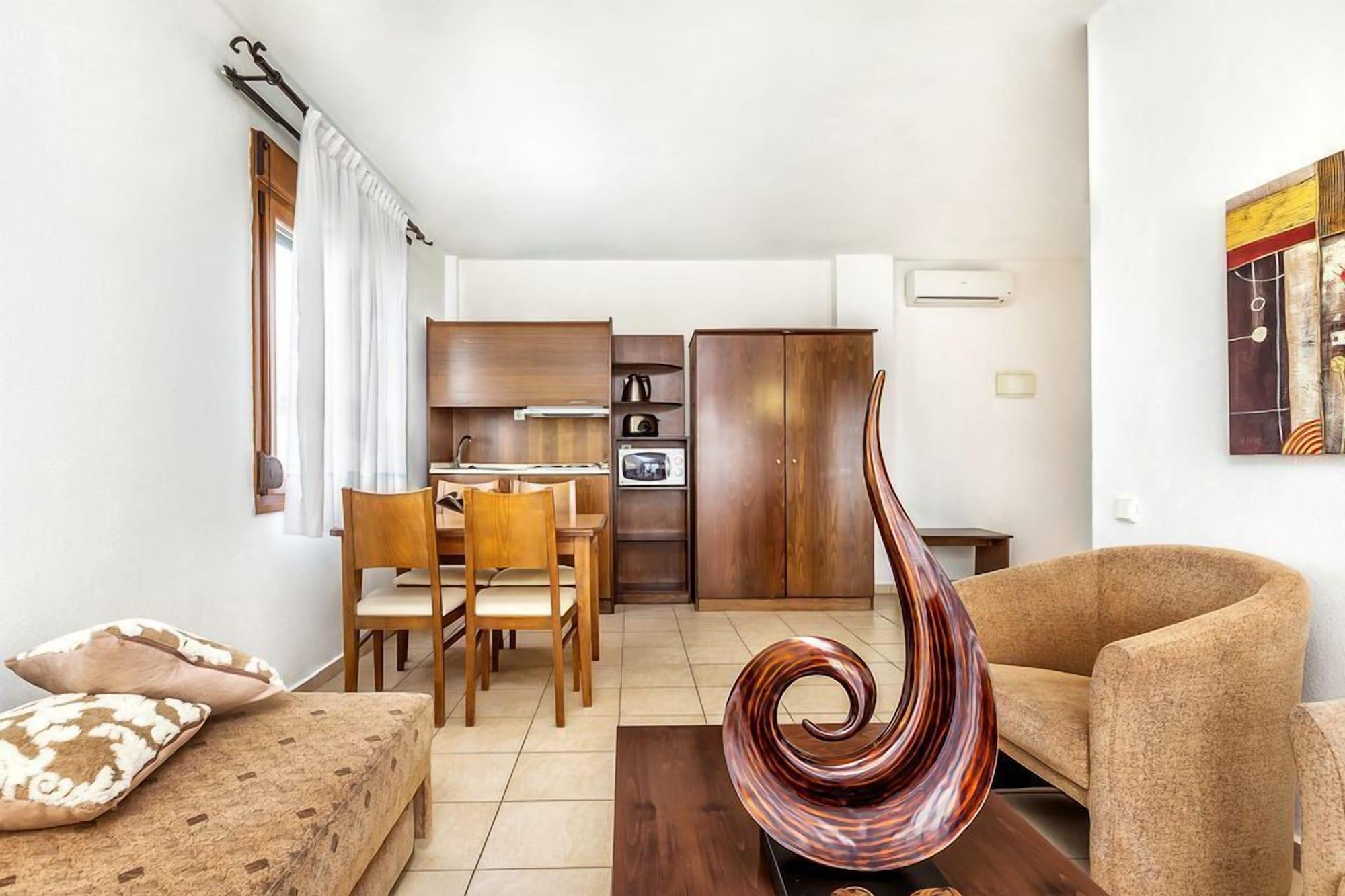 Nereides Aparthotel Hanioti