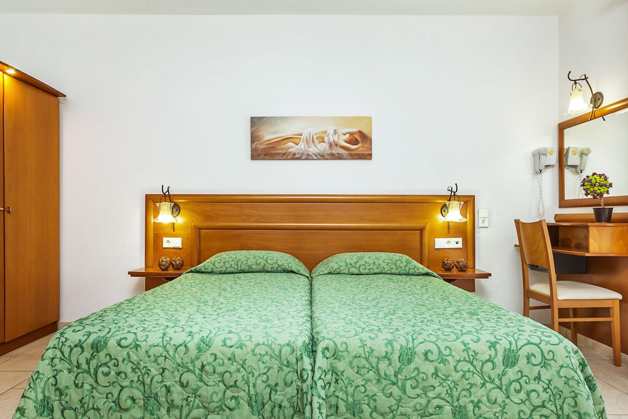Nereides Aparthotel Hanioti