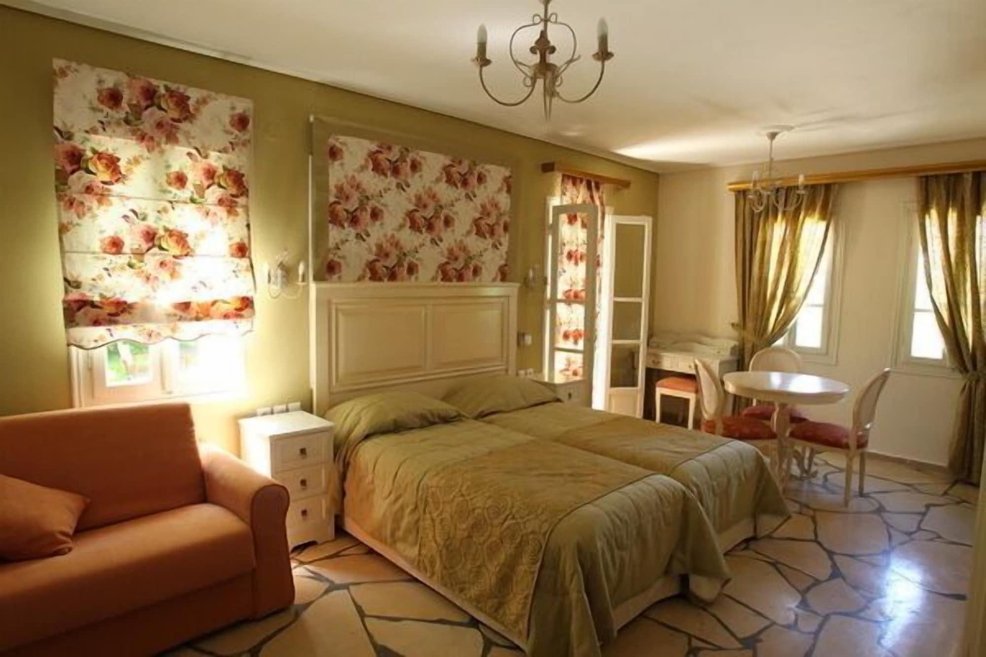 Dafnoudi Aparthotel Antipata (Erisos)