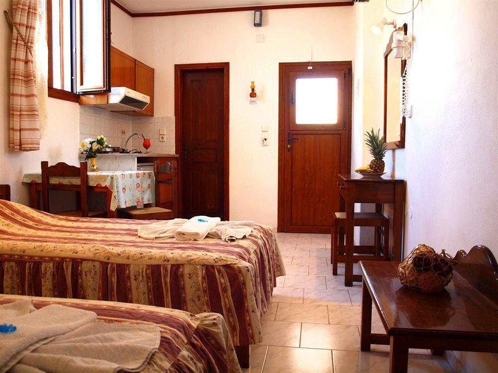 Smaragdi Hotel 3*