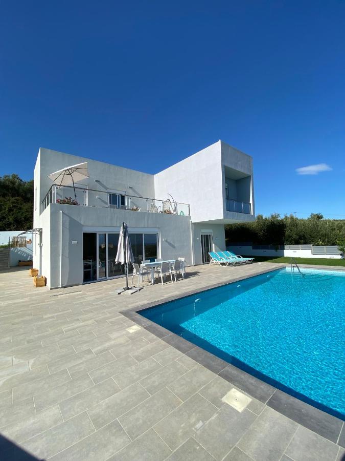 Panorama Modi, With Pool And Stunning Views