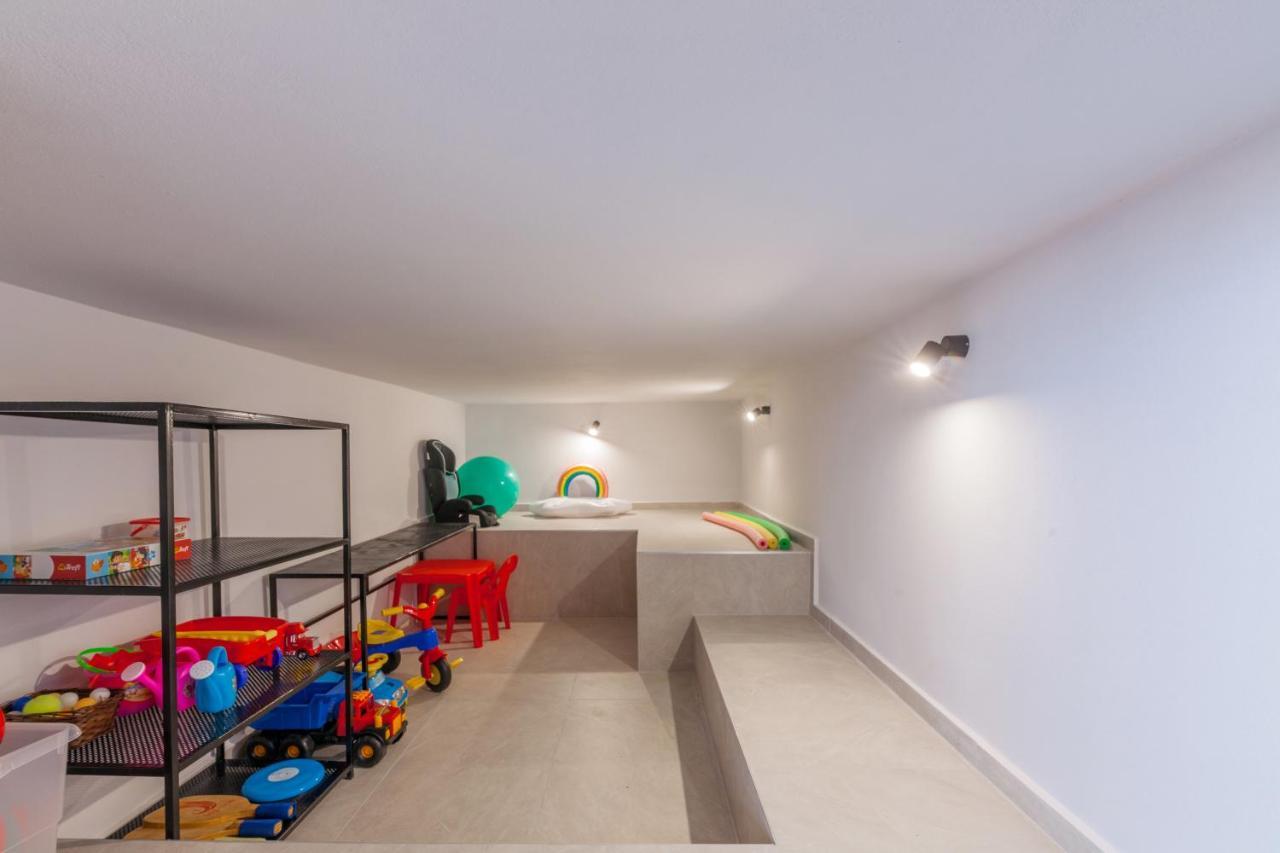 Ourania Villa *