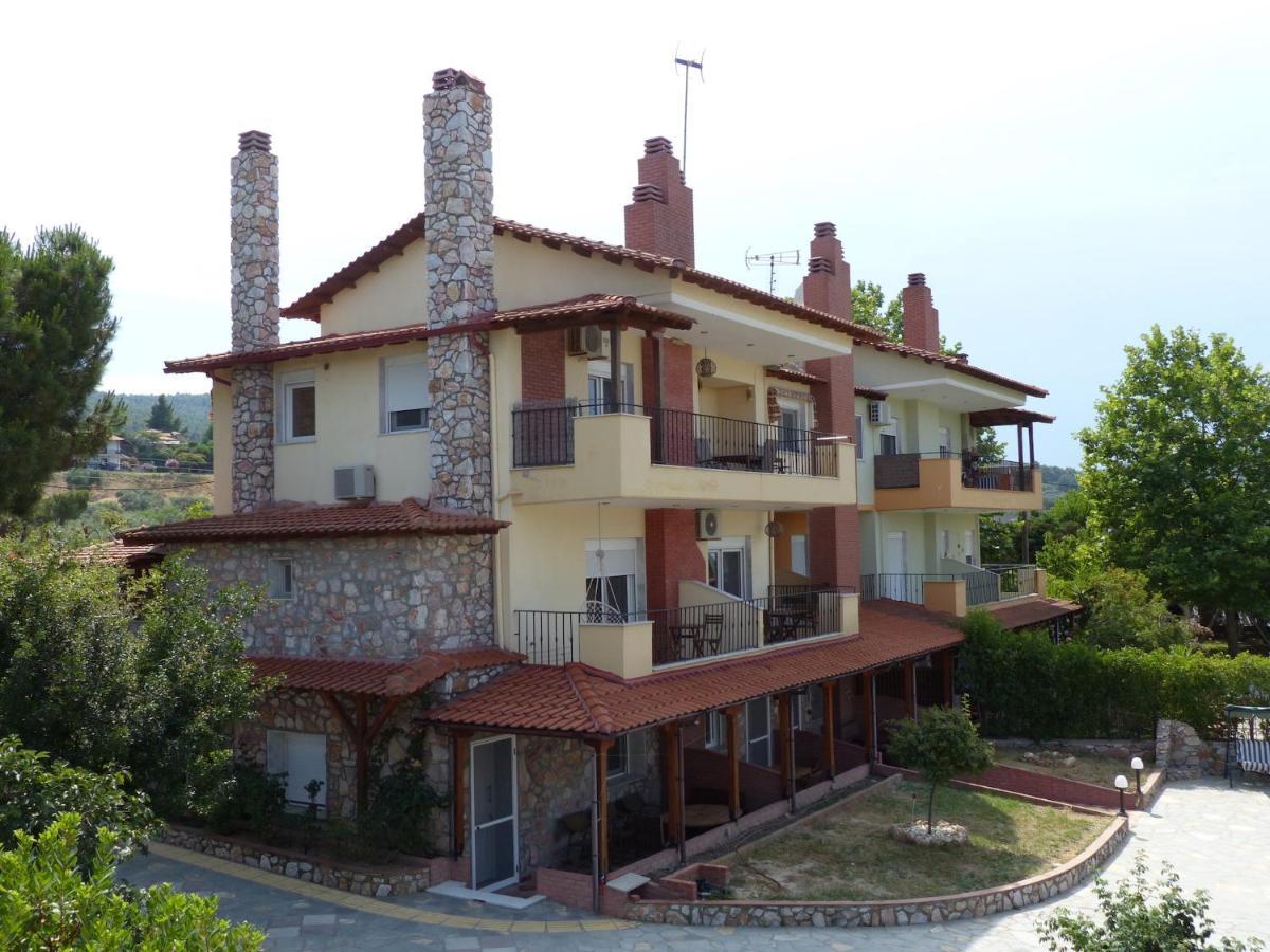 Makis Nest Aparthotel Vourvourou