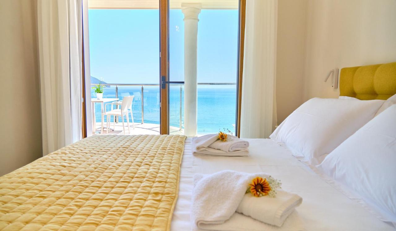 Armikes Beachfront Holiday home Afionas