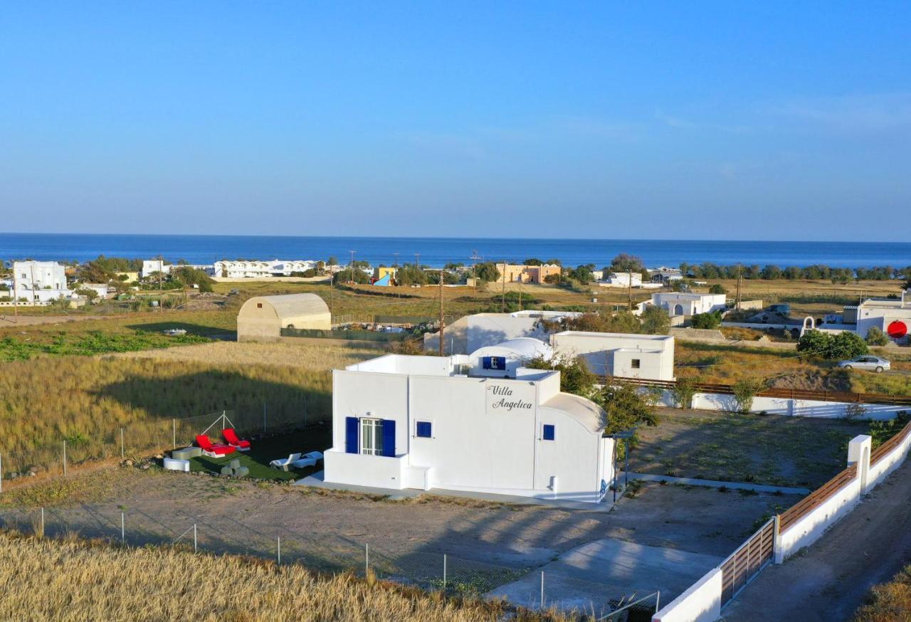 Angelica Perivolos (Santorini)