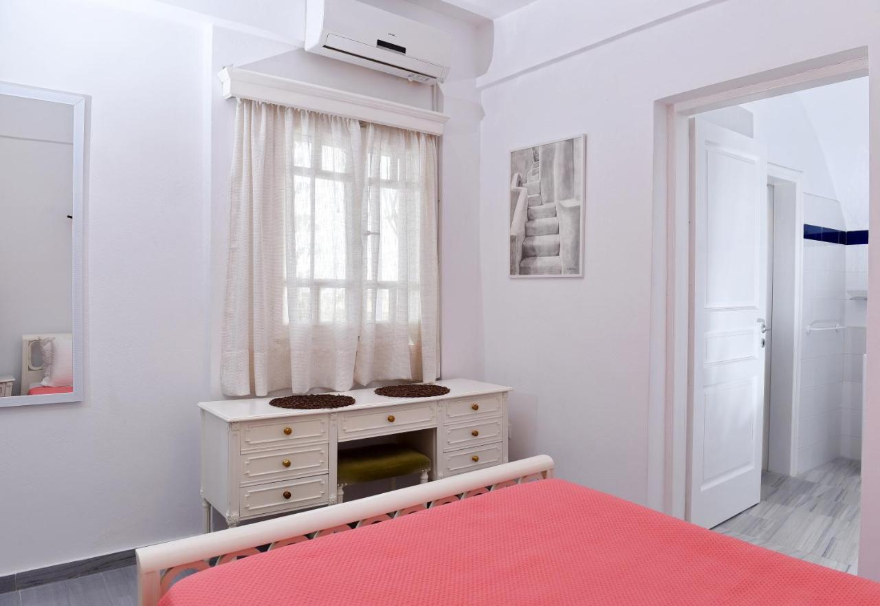 Villa Angelica Perivolos (Santorini)