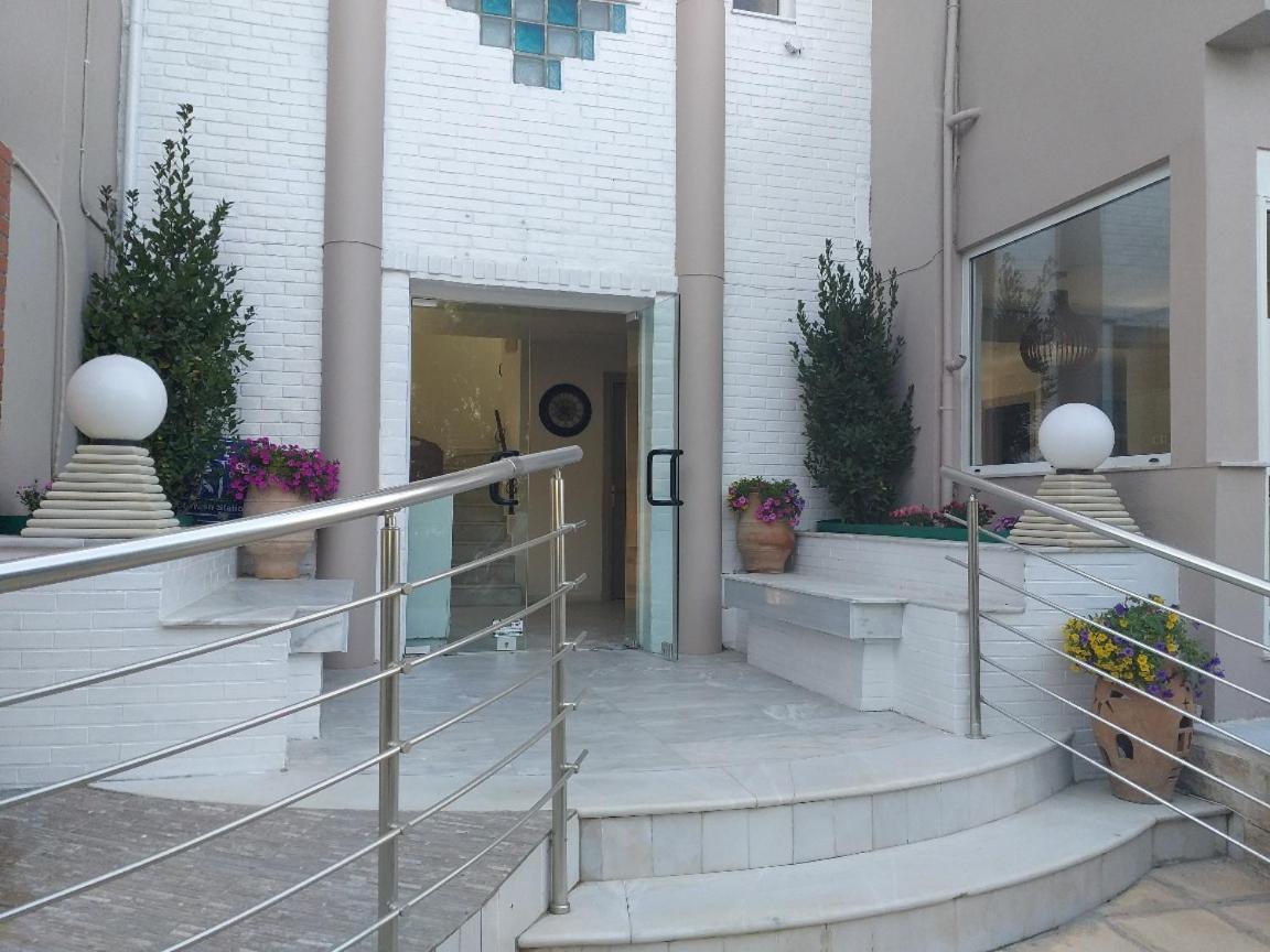 Aparthotel Troulis Seaside 3*