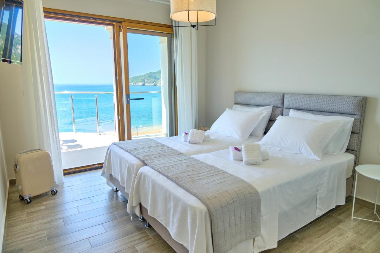 Armikes Beachfront * Afionas