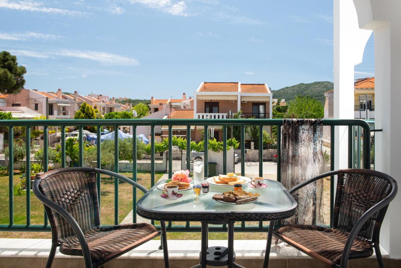 Apartment Halkia *