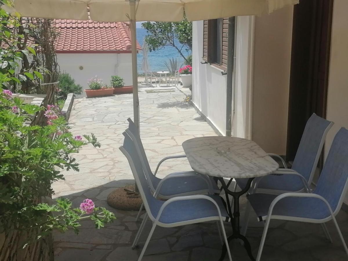 Porto Almira Beachfront Apartrments * Nikiti (Sithonia)